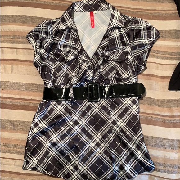 3 short sleeve blouses - Picture 6 of 8